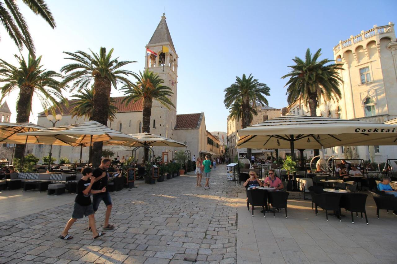 Town House In The Centre Of Historic Trogir Vila Exterior foto