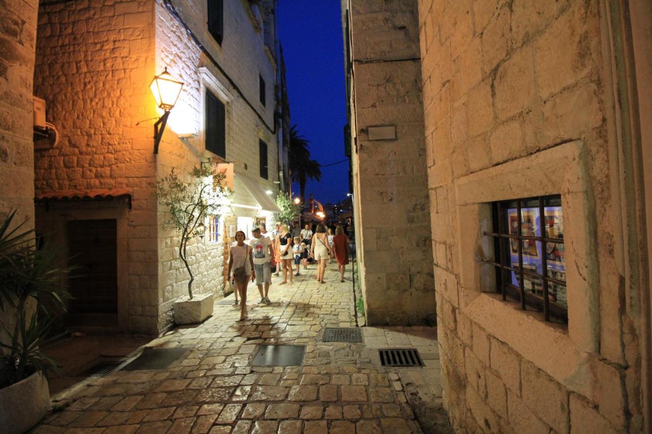 Town House In The Centre Of Historic Trogir Vila Exterior foto