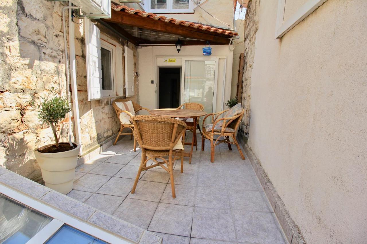 Town House In The Centre Of Historic Trogir Vila Exterior foto